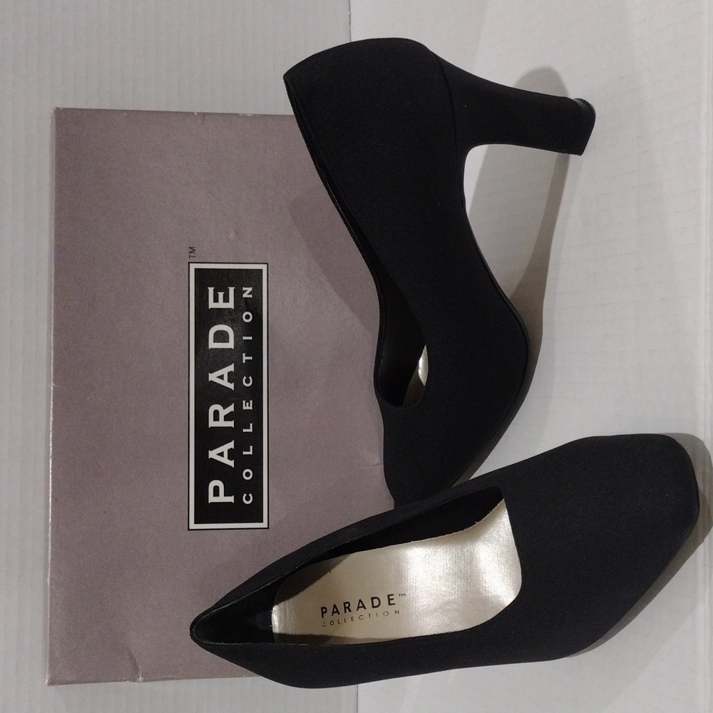 Vintage Parade Collection Heel Pumps Size 7.5 Square Toe Color Black